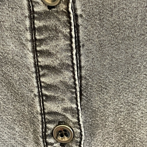 Doe & Rae Gray Button-Up Shirt - Picture 5 of 6